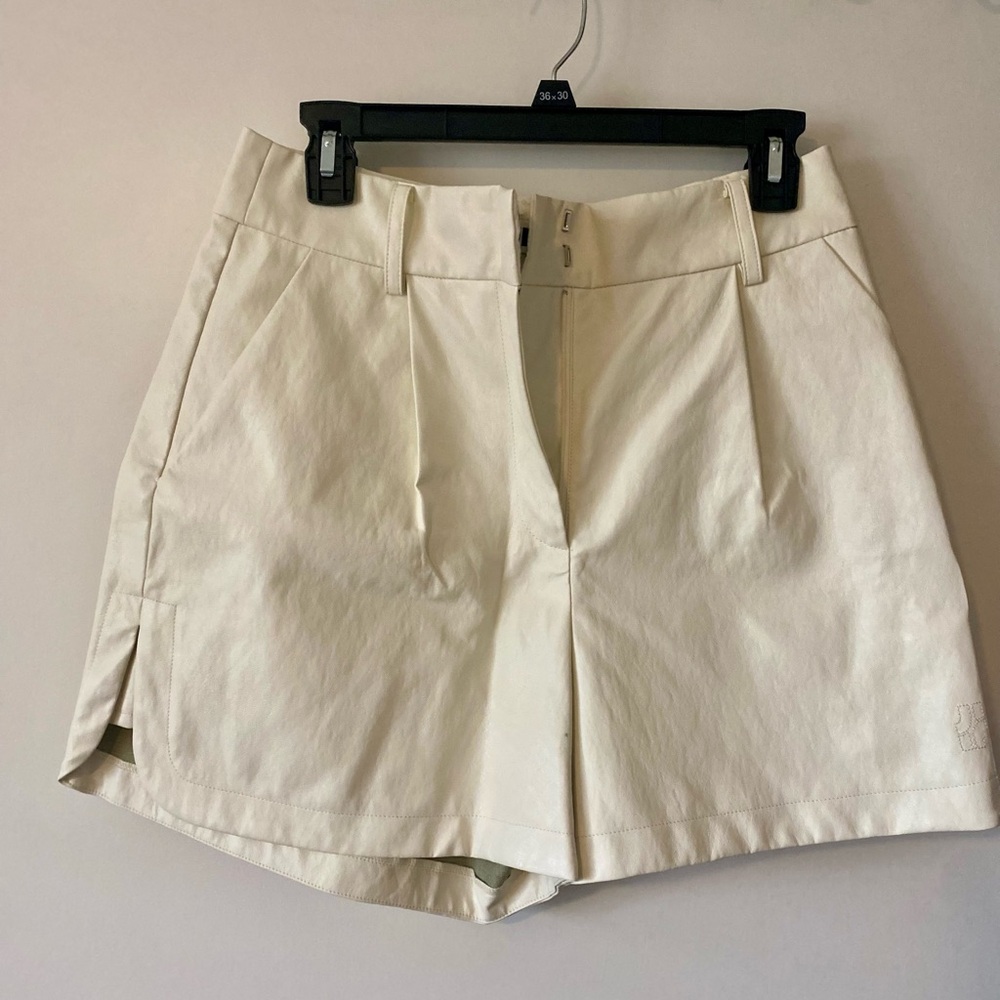 Jijil Cream Tailored  Shorts